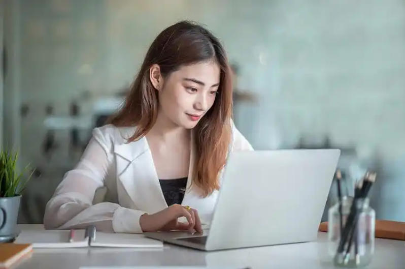 上海展翼装饰工程有限公司轮播图2